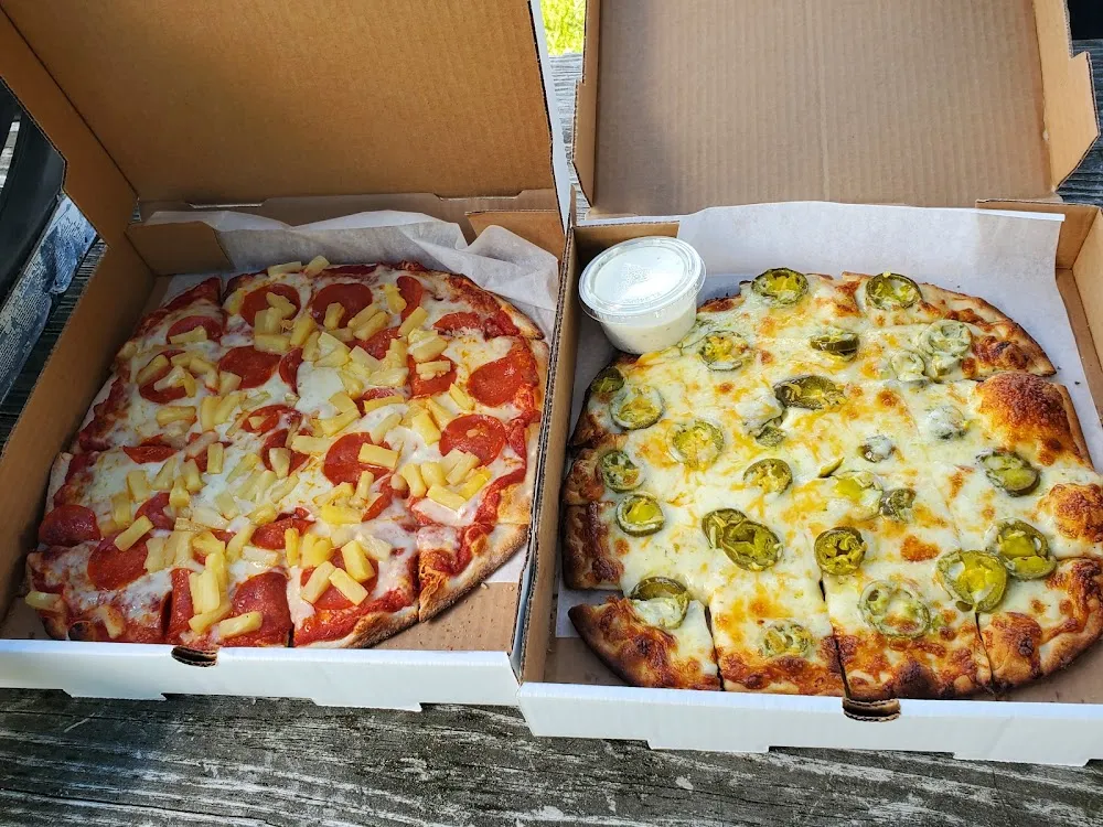 Medium Pepperoni and Pineapple Jalapeno Cheese Bread